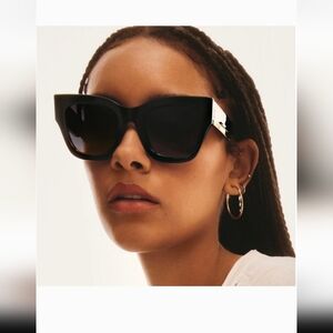 Quay Australia By The Way Black & Smoke Sunglasses‎ NIB with Case and Cloth